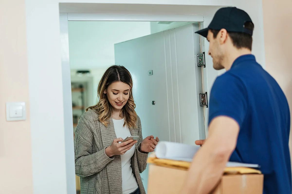 Réception d'un colis à domicile — livraison B2C au particulier